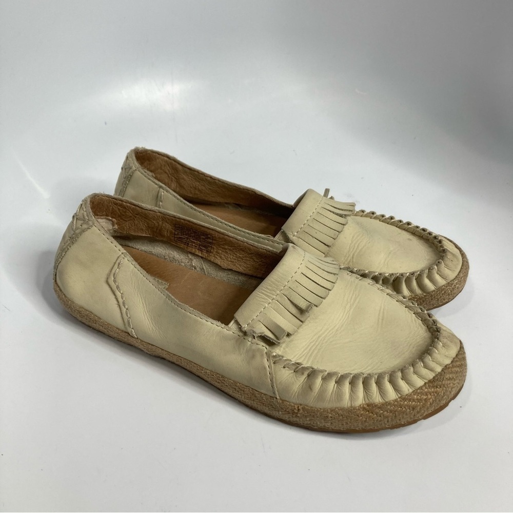 UGG marrah leather flats cream size 8